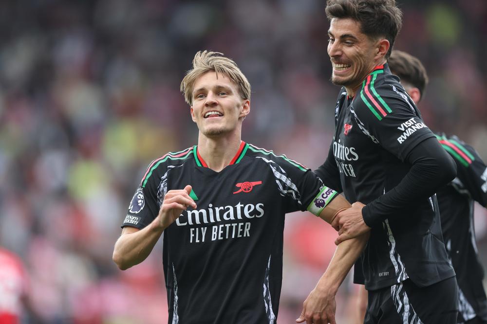 中国青年球员王钰栋将加盟德乙达姆施塔特，开启欧洲留洋之路，为中国足球注入新活力。